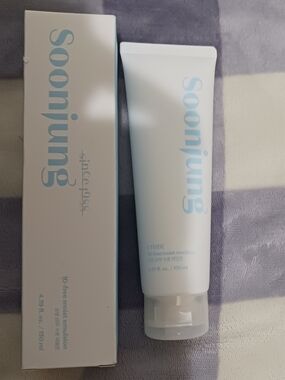 ETUDE SoonJung 10-Free Moist Emulsion 4.39 fl oz (130mL)